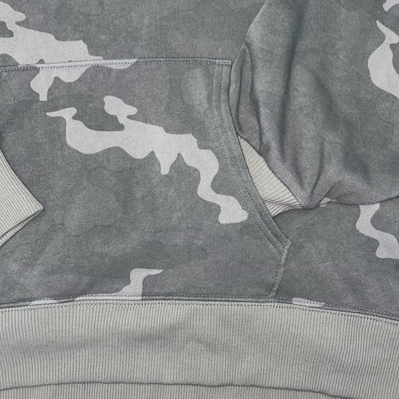 NWT American Eagle Oversized Camouflage Sweatshirt - Picture 4 of 7